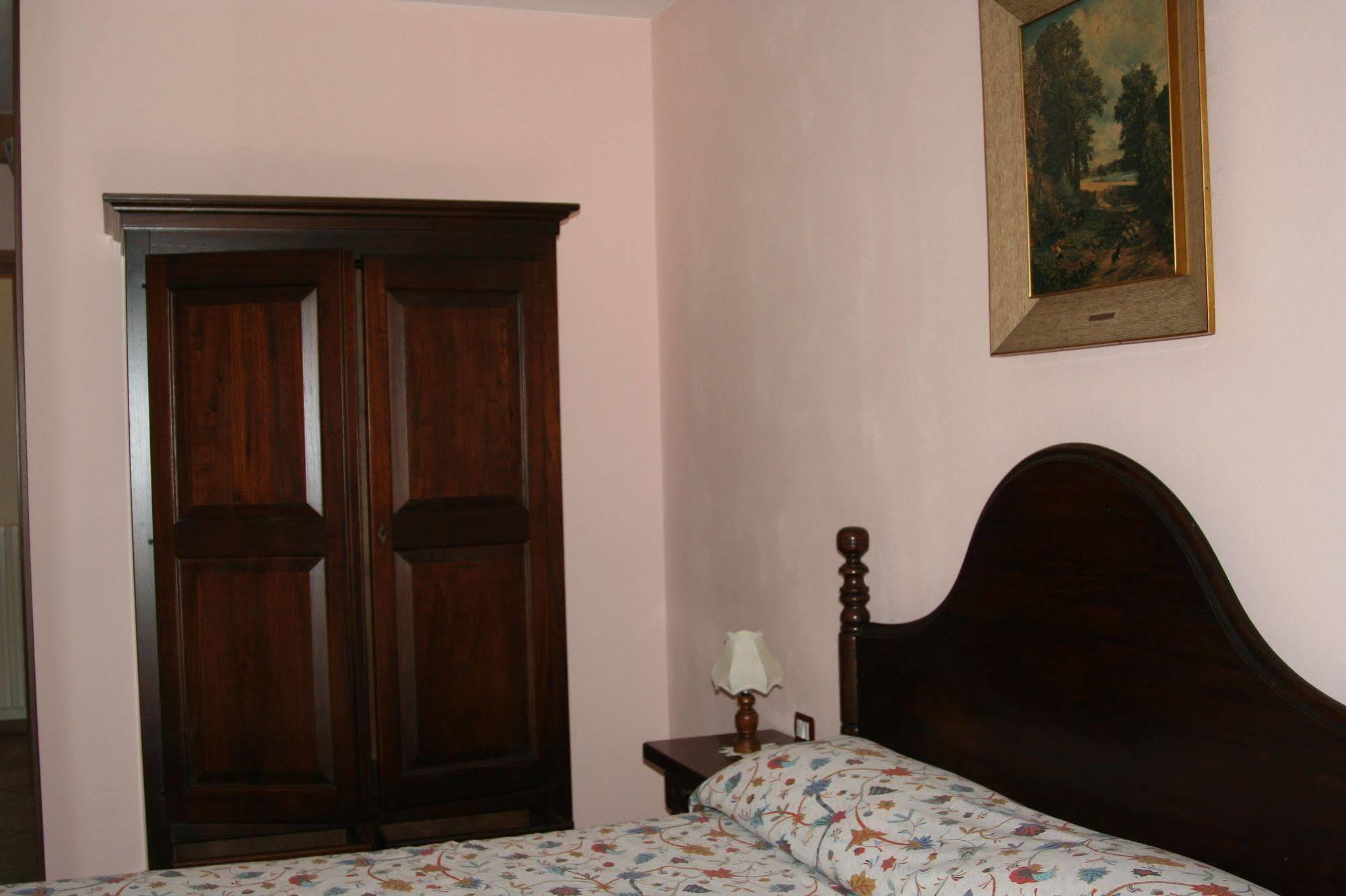 Agriturismo Altana Del Motto Rosso Gattico Buitenkant foto